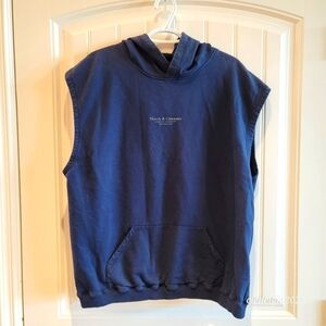 💥4 for $25💥 Sleeveless Maryk and Company hoodie
